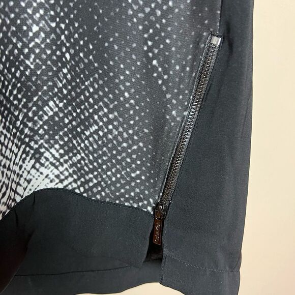 CLEARANCE! Calvin Klein S/S Gradient Blouse Size S EUC - Picture 4 of 5